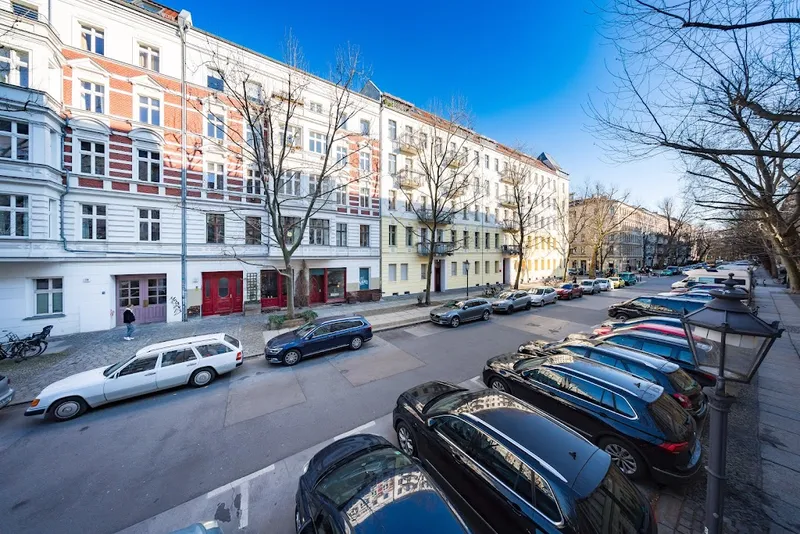 3 Zimmer „Handwerkerobjekt“ im Kollwitzkiez ab sofort! — photo 1